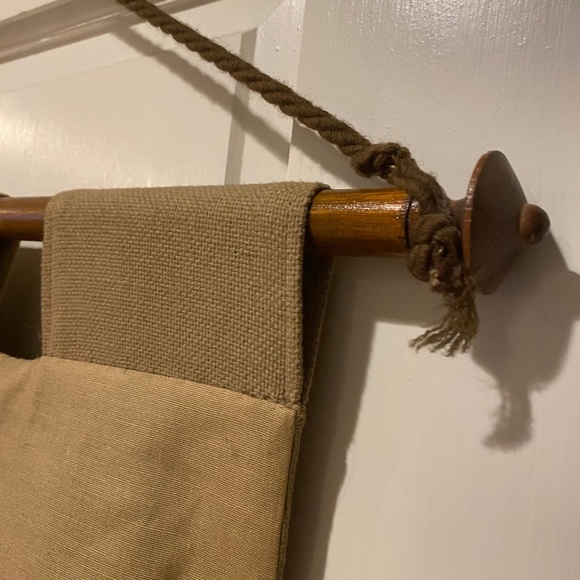 Vtg Handmade Handarbeiten Crewel Embroidered Plonlein Rothenburg Wall Hanging - Picture 8 of 9